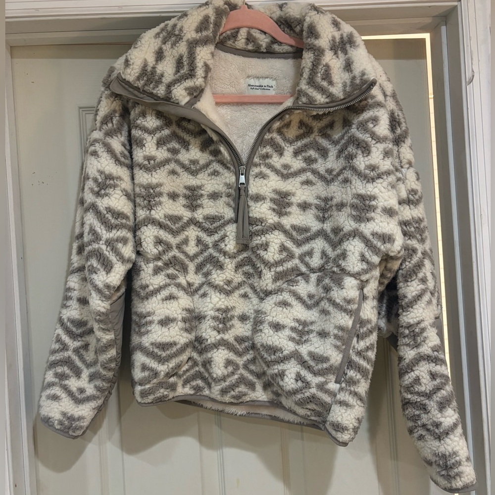 Abercrombie Soft AF Grey and White Fleece
